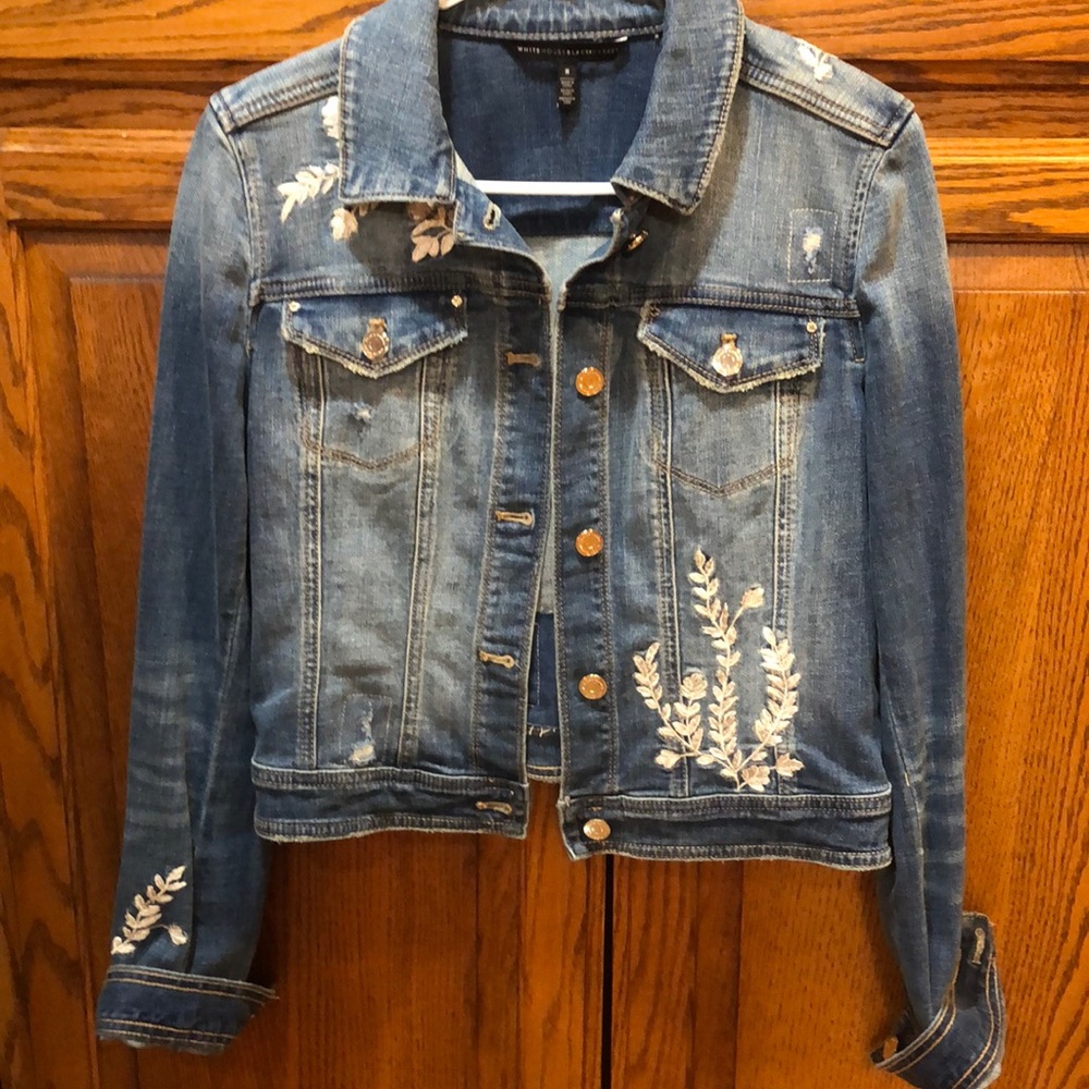 WHBM SZ 8 Distressed Jean Jacket